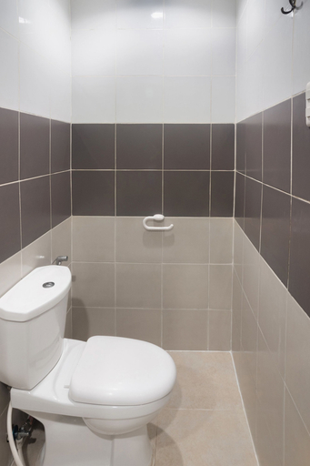 Bathroom 5, Countess Pension House, Liloan