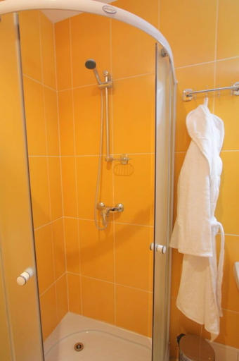 Bathroom, Phlogiston Hotel, Sankt-Peterburg gorsovet