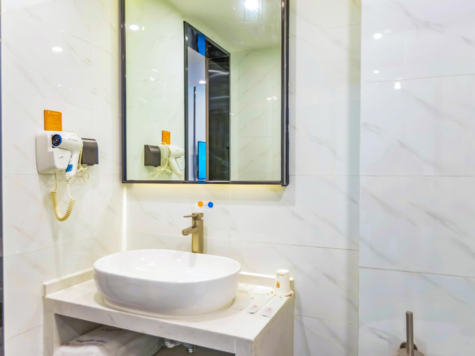 Bathroom 3, 7 Days Premium Chengdu Panda Base Sanhechang Subway Station, Chengdu