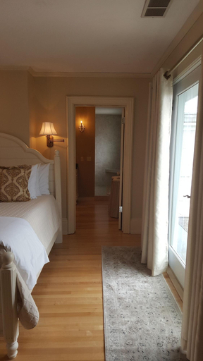 Bedroom 2, Diplomat Bed and Breakfast, Door