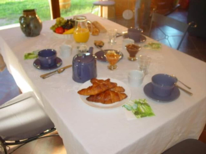 Food & Drinks 5, Chambre d’Hotes Neptune Wood, Aude