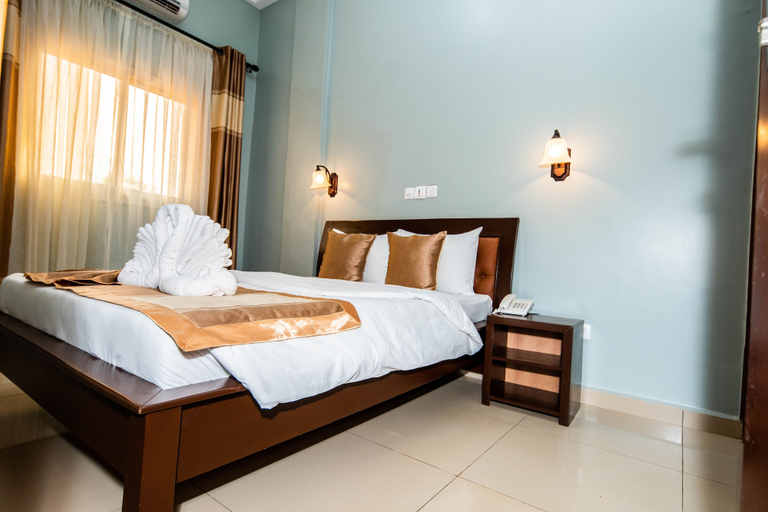 Bedroom 2, ISIS HOTEL, Mfoundi
