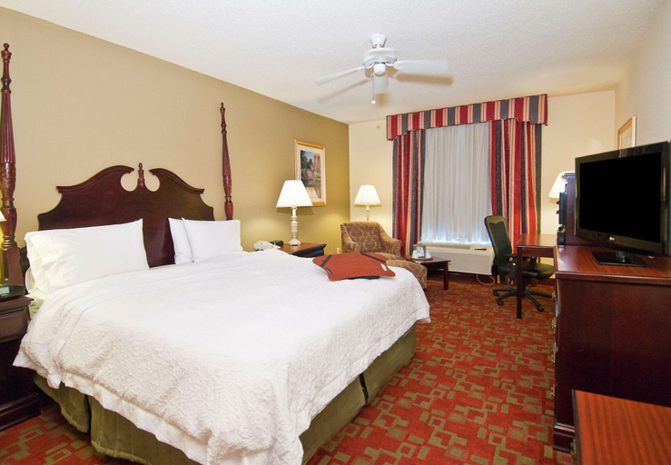 Bedroom 3, Hampton Inn Canton, Madison