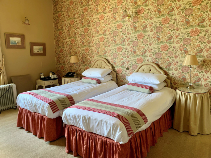 Bedroom 3, Grafton Manor, Worcestershire