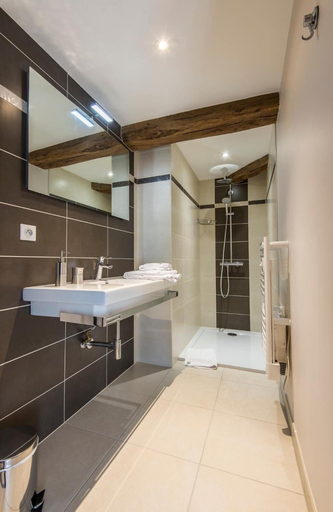 Bathroom 5, Le Logis d'Azé, Saône-et-Loire