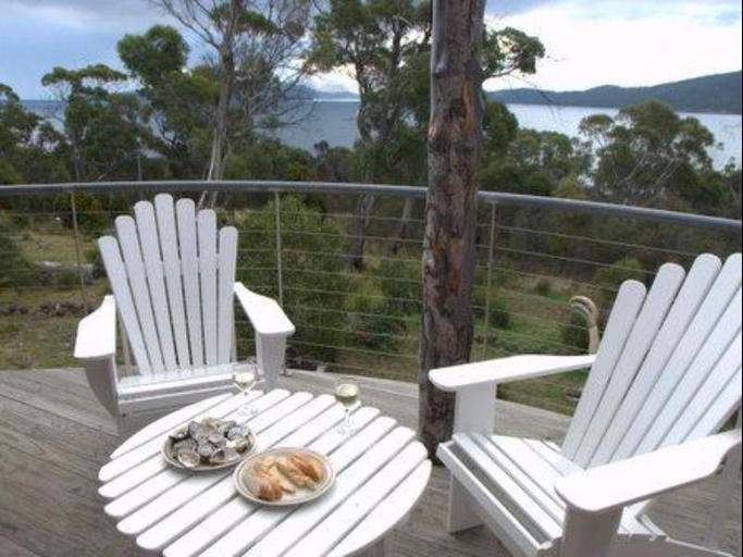 Exterior & Views 3, The Tree House, Kingborough