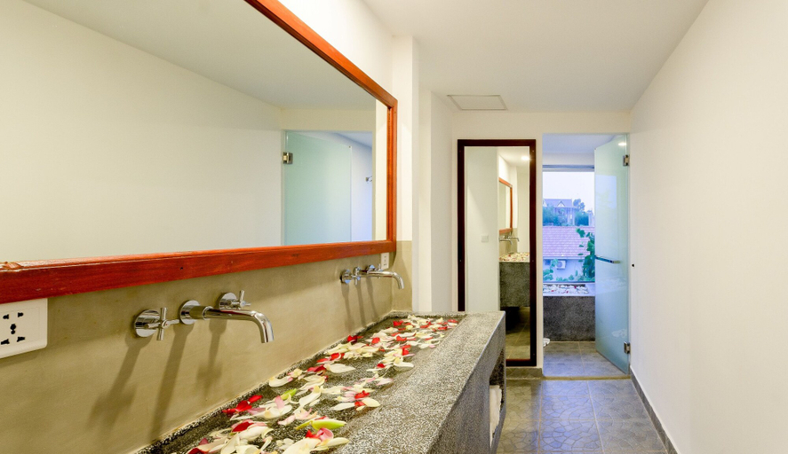 Bathroom 5, Khmer Mansion Residence, Siem Reap
