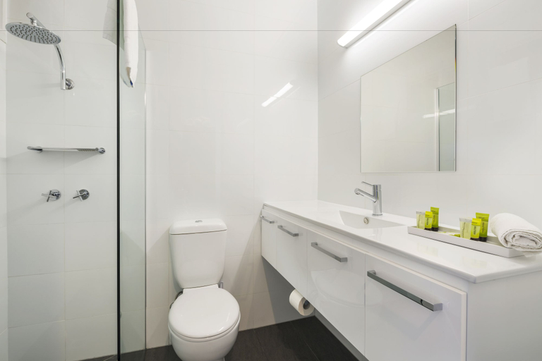 Bathroom 4, Nightcap at Waltzing Matilda Hotel, Melbourne
