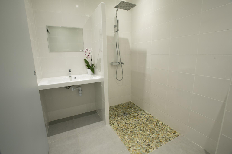 Bathroom 3, Hôtel - Appartement Le Grand Large Bord de Mer, Hérault