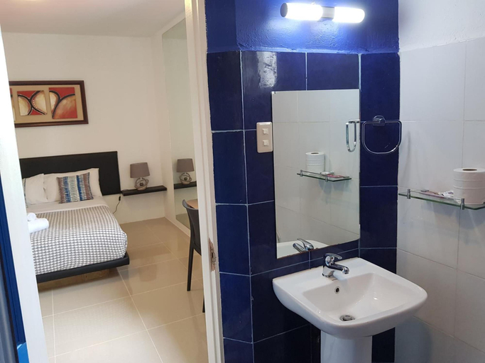 Bathroom 3, D' Gecko Hotel, Moalboal