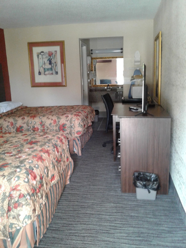Bedroom 1, Budget Inn Express, Anderson