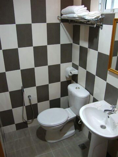 Bathroom 4, DM Hotel, Kota Kinabalu