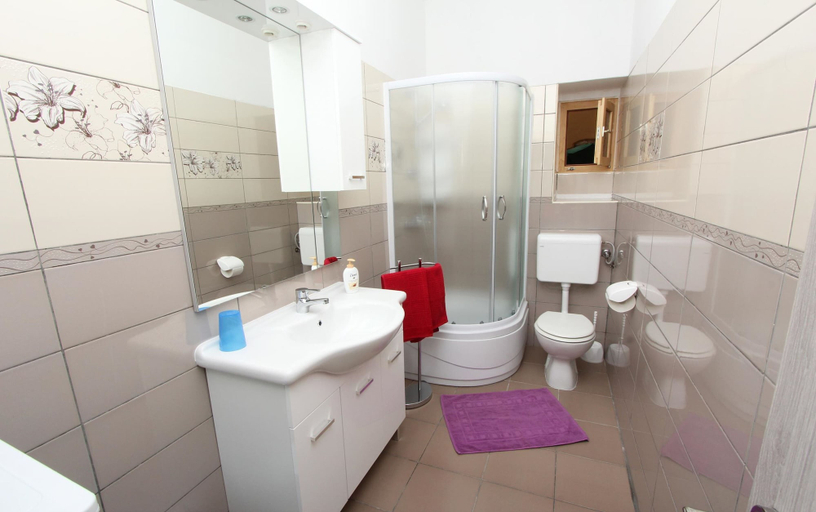 Bathroom 4, Studio Pupa, Rovinj
