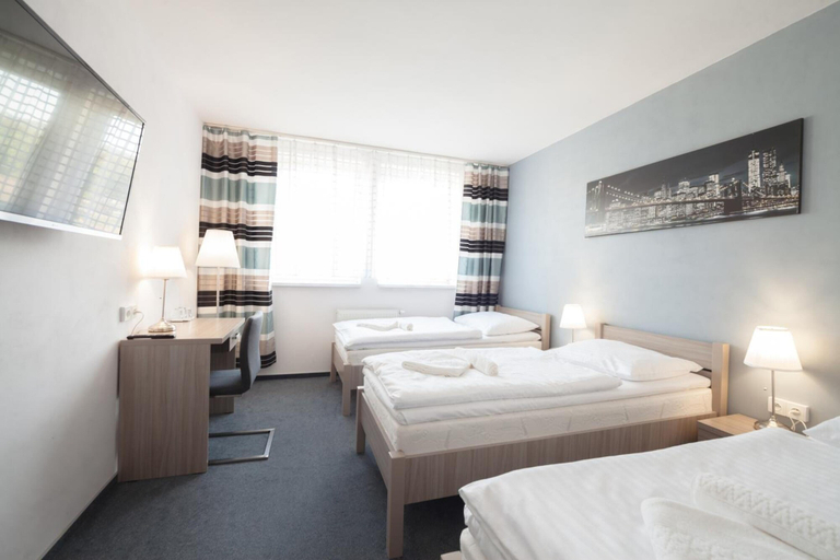 Bedroom 3, Interhotel Bohemia, Ústí nad Labem