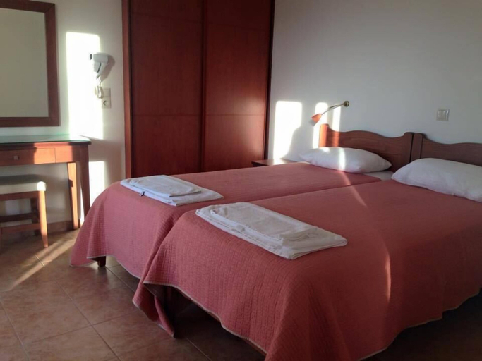 Bedroom 4, Ravdoucha Beach Studios, Crete