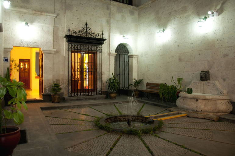 Exterior & Views