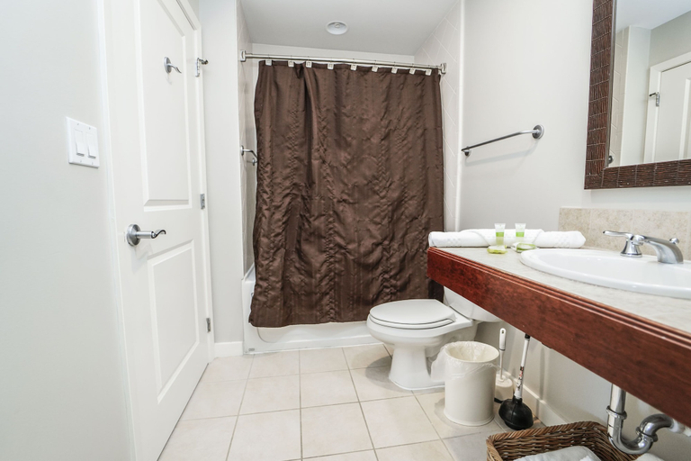 Bathroom 3, Luau Resort by Panhandle Getaways, Walton