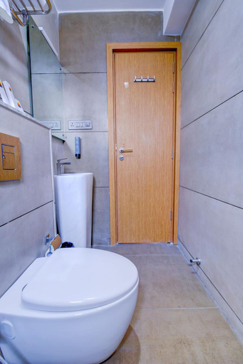 Bathroom 3, Dhruva Inn, Bangalore