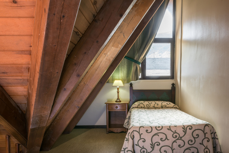 Bedroom 3, El Refugio de Aran Vielha Aparthotel, Lleida