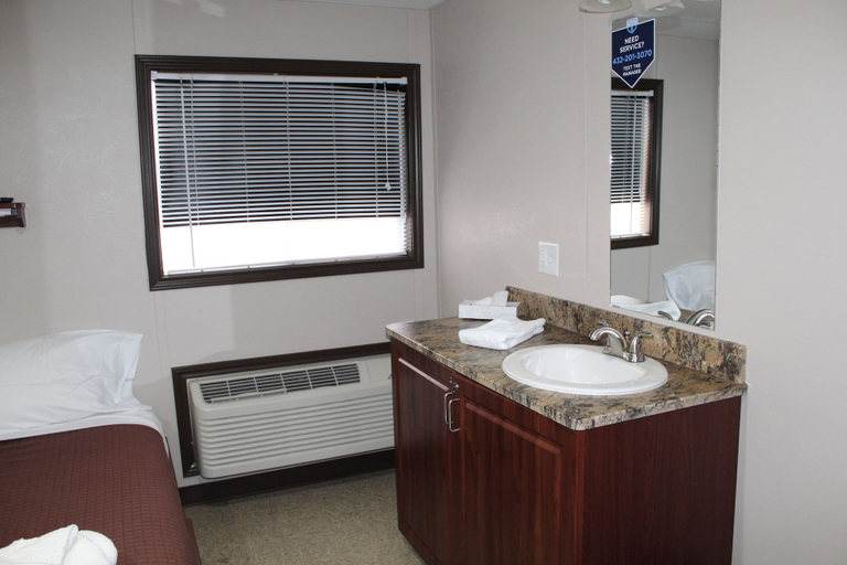 Bathroom, Target Hospitality-Kermit North Lodge, Winkler