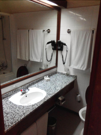 Bathroom 5, Lake Manyara Wildlife Lodge, Karatu