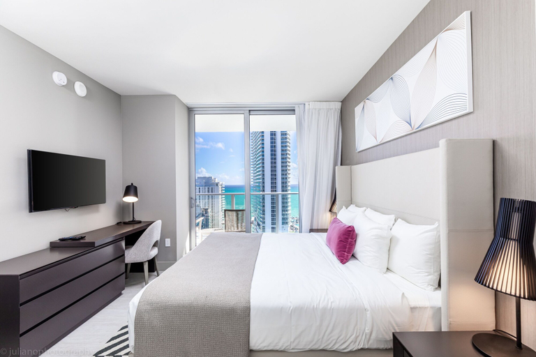 Bedroom 3, Hyde Beach House Hollywood Pr Suites, Broward