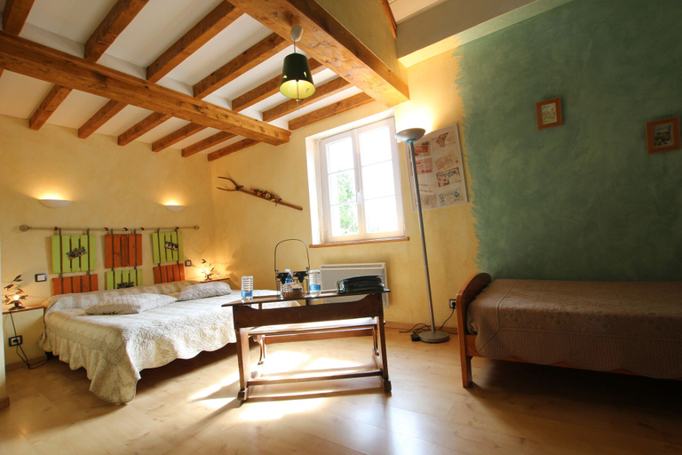 Bedroom 4, Chambre d'hôtes Les Gosselins, Manche