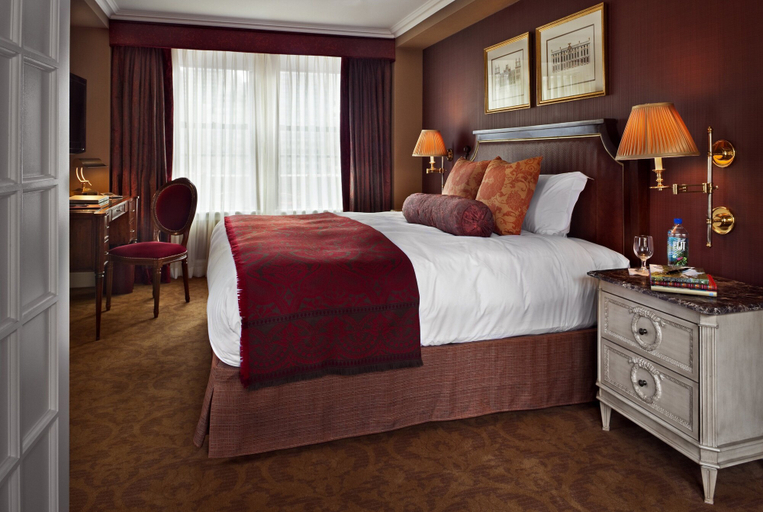 Bedroom 2, Hotel Plaza Athenee, New York