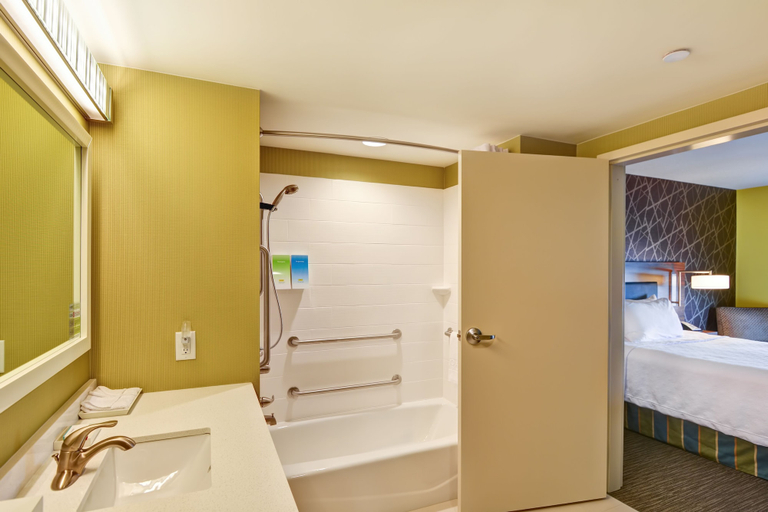 Bathroom 3, Home2 Suites by Hilton Green Bay, Brown