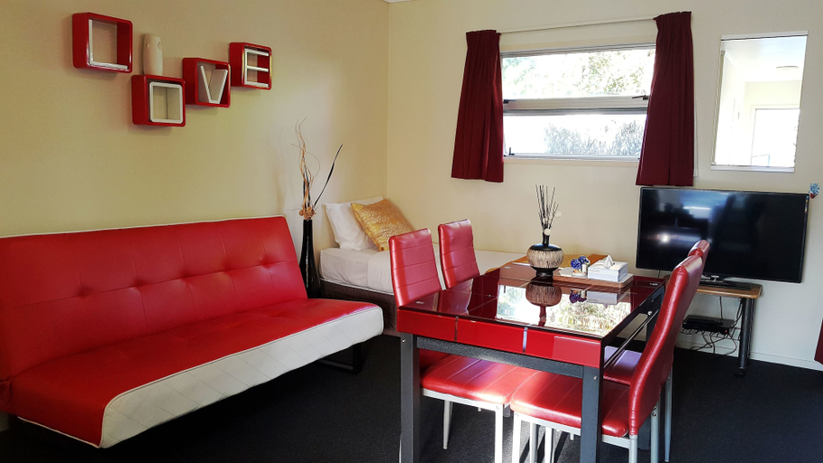 Others 5, Ann’s Volcanic Motel, Rotorua