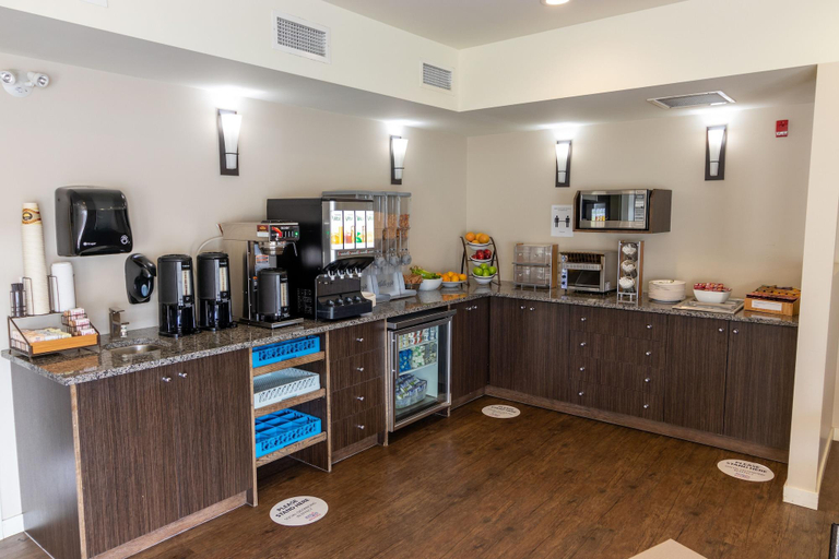 Food & Drinks 5, The Kanata by BCMInns Blairmore, Division No. 15