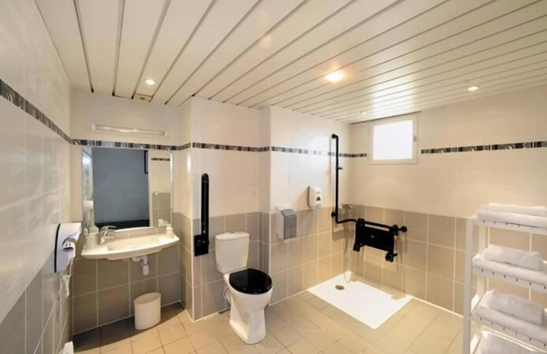 Bathroom 4, Hôtel Roc De Massabielle, Hautes-Pyrénées