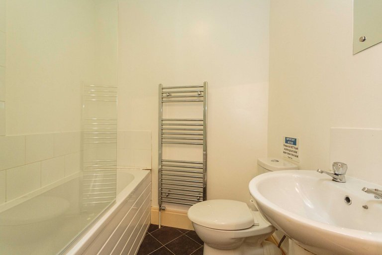 Bathroom, Cherry Property - Pear Suite, Blackpool