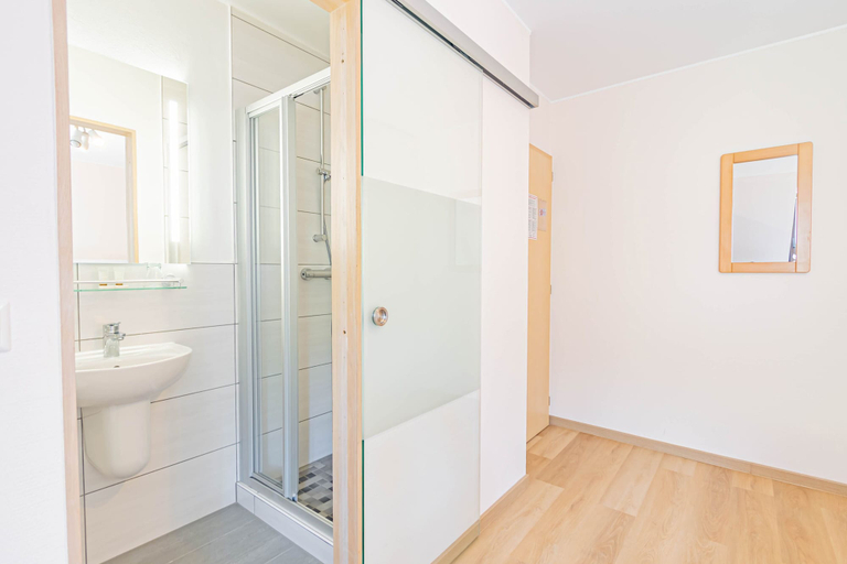 Bathroom 4, Le Postillion, Wiltz