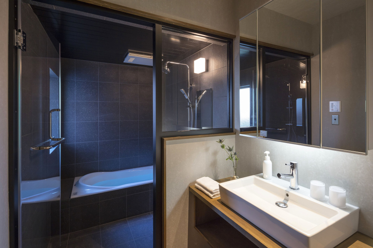 Bathroom 4, Hikoso-machi Gin no Ma, Kanazawa