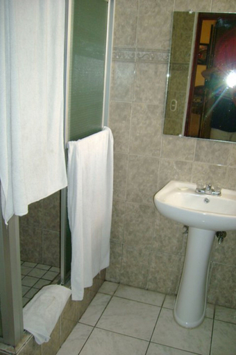 Bathroom 3, Eco Hotel Los Proceres, ZONA 10