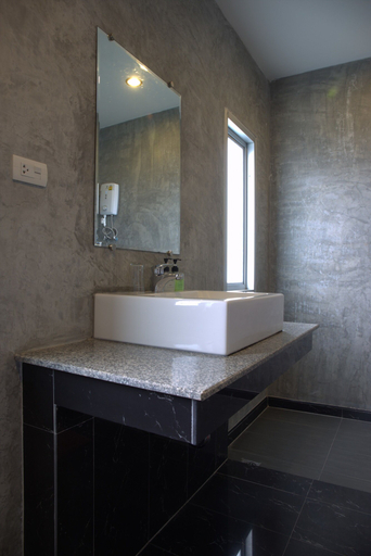 Bathroom 4, J2 Hotel, Mae Sot
