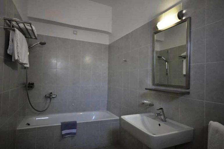 Bathroom 4, Park Hotel, Peloponnese