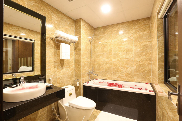 Bathroom 4, Au Viet Hotel, Từ Liêm