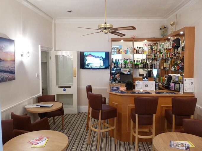 Food & Drinks 4, Sonachan House, Torbay