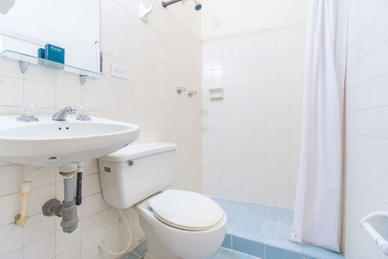 Bathroom 4, Hotel Astoria Real, Santiago de Cali