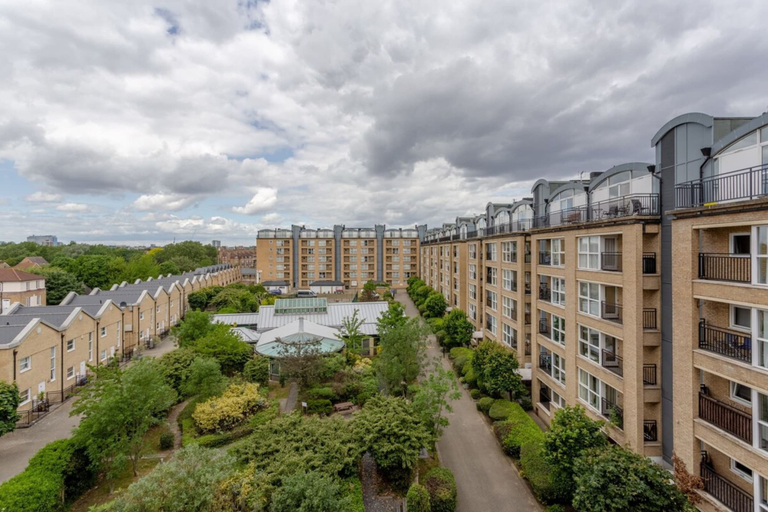 Exterior & Views, Bright, Modern One-bed With Stunning View of Thames, London
