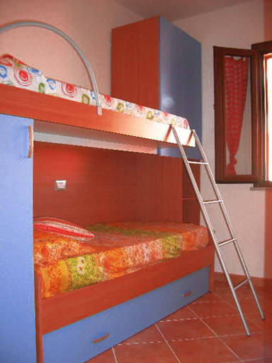 Bedroom 3, 2 Bed Flat - Sleeps 4 - Garden - Parking - Wifi, Sassari
