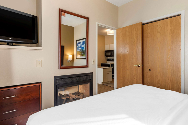 Others 5, Comfort Inn & Suites Paw Paw, Van Buren