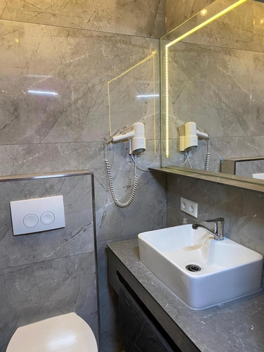 Bathroom 4, Heidepension, Heidekreis