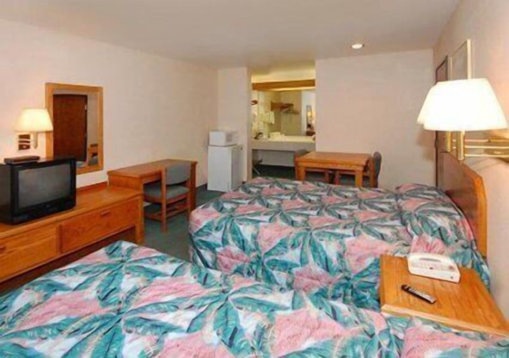 Bedroom 4, Rodeway Inn, Skamania