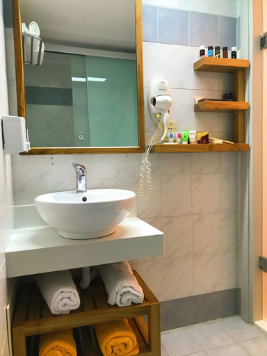 Bathroom 5, Elmi Suites Beach Hotel - All Inclusive, Crete