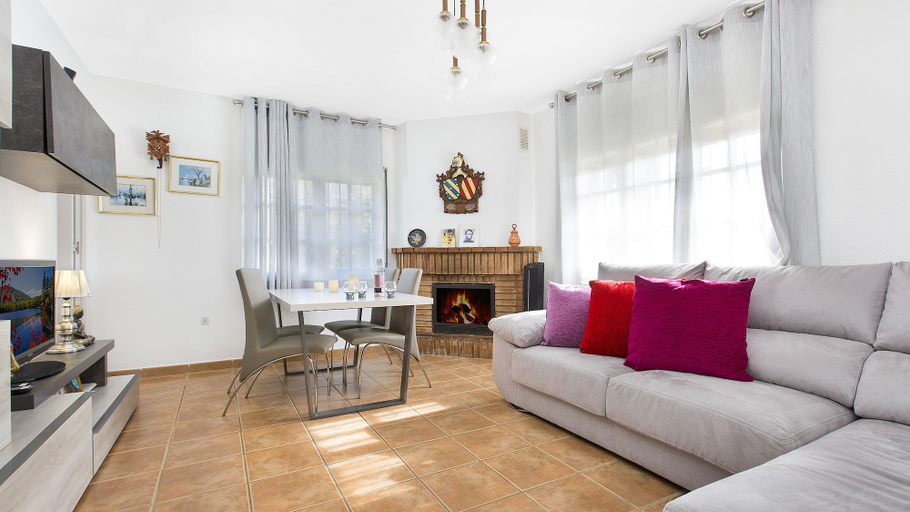 Others 4, Villa Fina, Girona