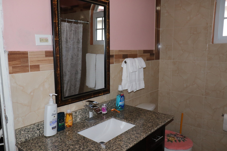 Bathroom 3, Lagardan Ocean View