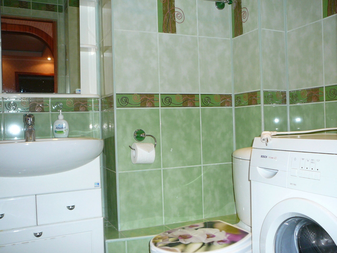 Bathroom 2, Apartment on Malygina 14, Tyumen'